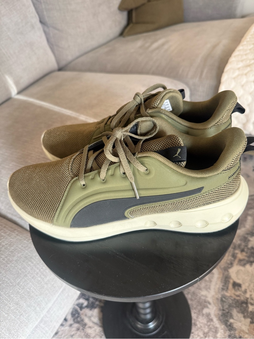 Softride Carson Puma Olive Green and Black Mens Sneaker SZ 10